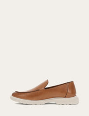 Saddle