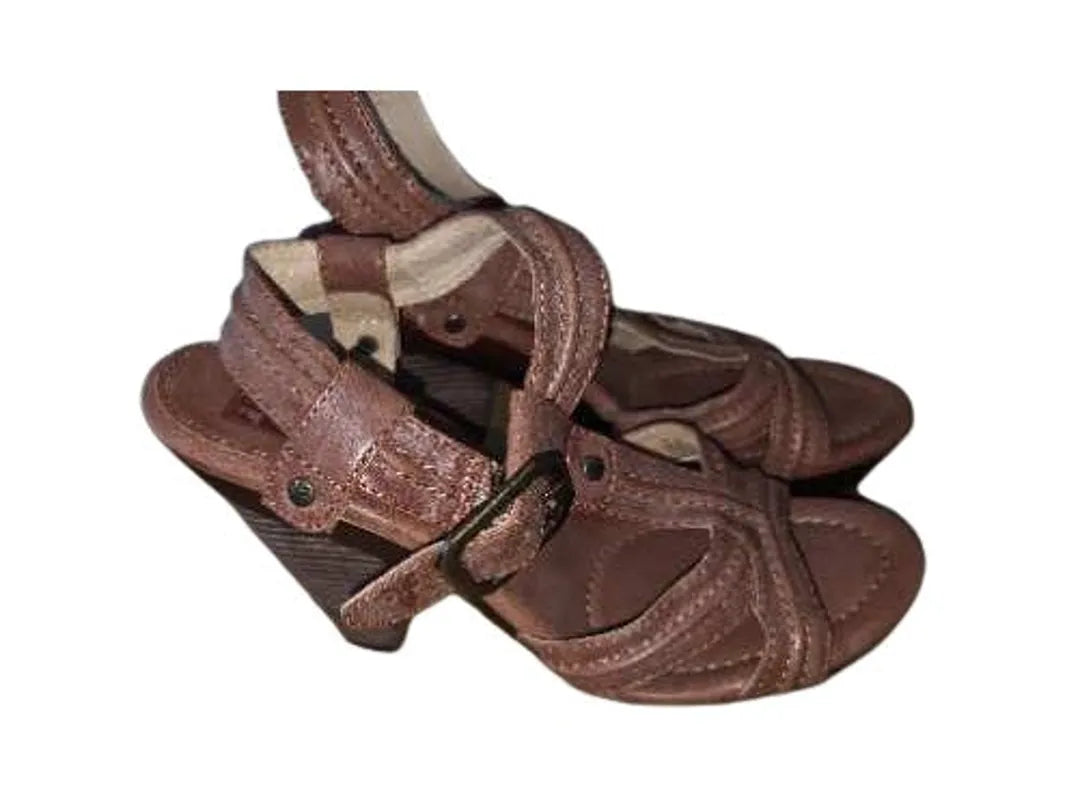 Tan
