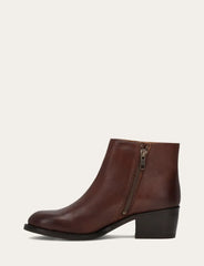 Saddle