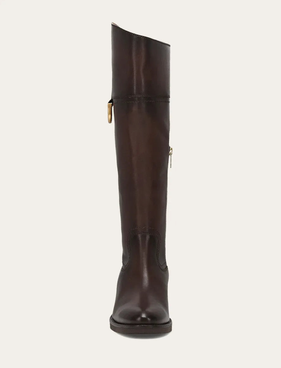 Black/brown