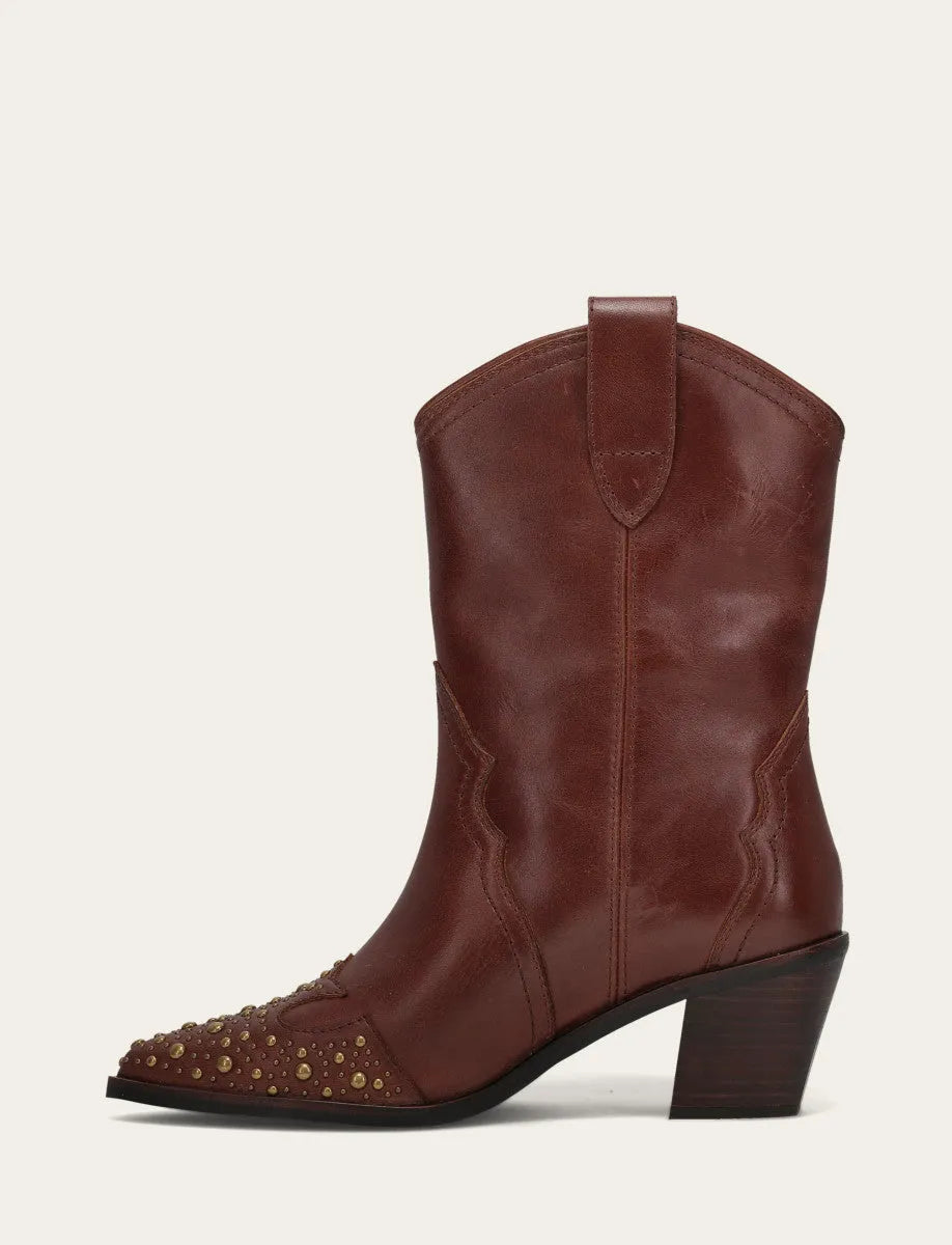 Saddle